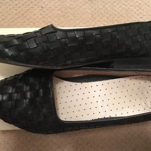 Woman's Size 10 Black Dunbar Cole Haan Shoes